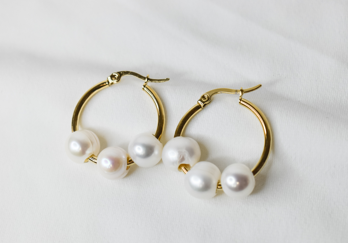 LUISA - NATURAL WHITE PEARLS x 14K GOLDFILLED MINI HOOP EARRINGS ...